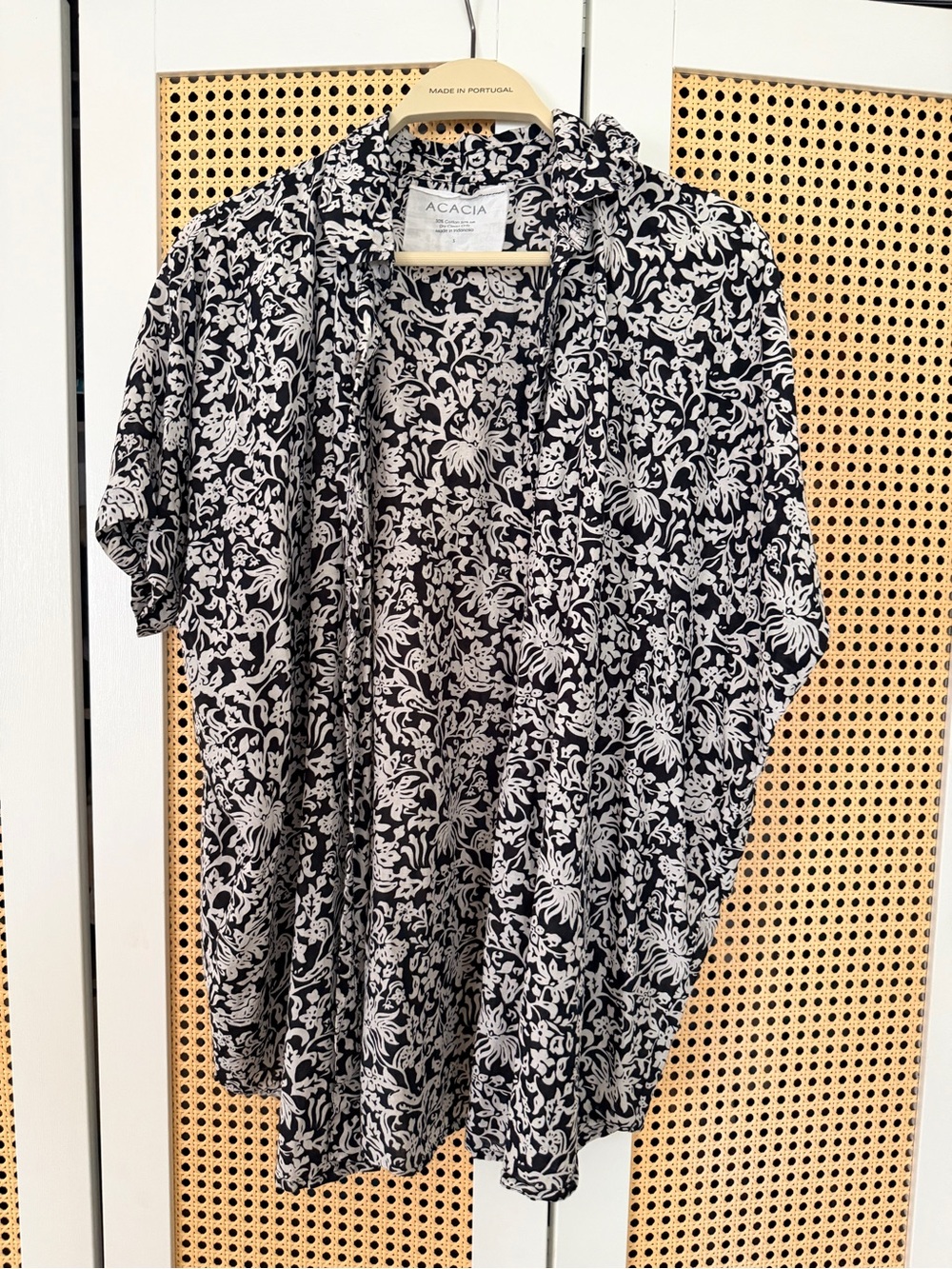 Acacia Mombasa Shirt size Small